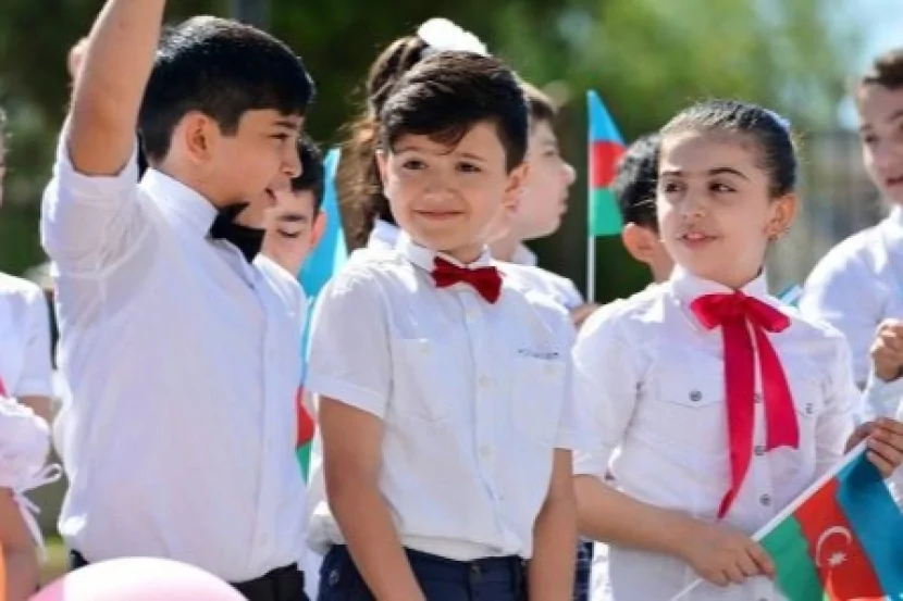 85 minə yaxın uşaq avtomatik olaraq 1-ci sinfə yerləşdirildi