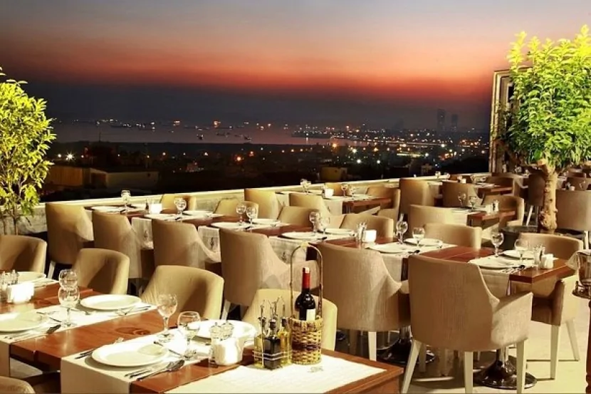 İstanbulda bir gecədə 6 restoran yandı - VİDEO