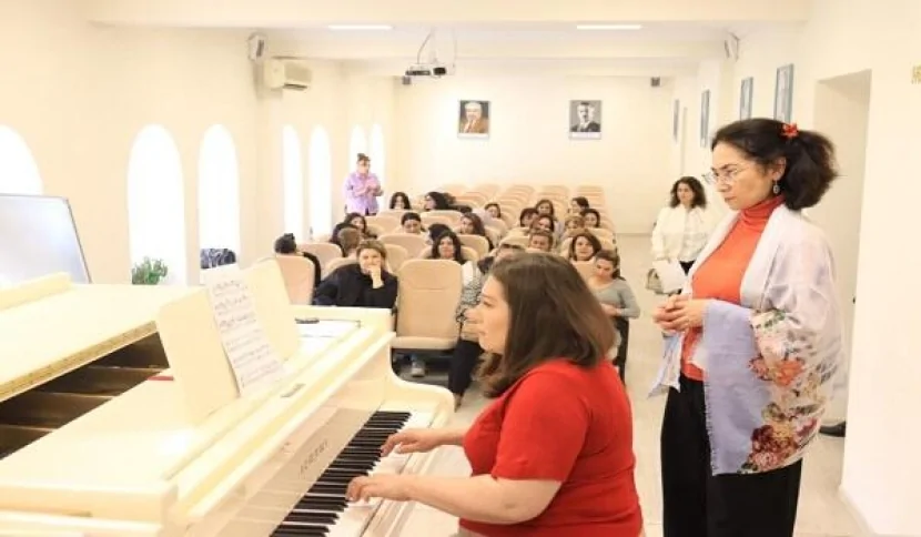 Müəllimlərin attestasiya nəticələrinə uyğun təlimlər başladı