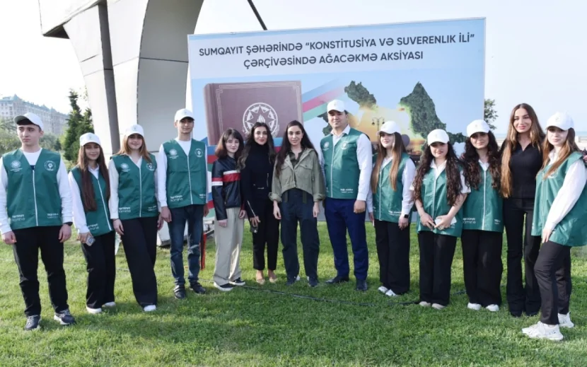 Leyla və Arzu Əliyevalar ağacəkmə aksiyasında - FOTOLAR
