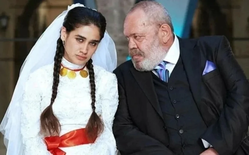 Türk aktrisa ABŞ-də hücuma məruz qaldı - Qabırğaları sındırıldı (FOTO)