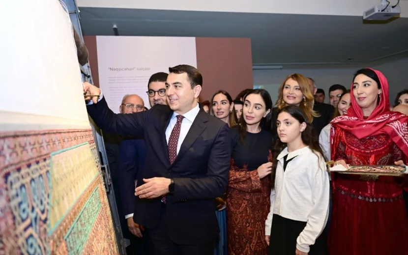 Leyla və Arzu Əliyevalar “Rabat xalça sənəti” sərgisində - FOTOLAR