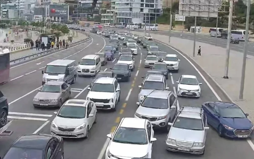 Bu yollarda sıxlıq var - SİYAHI