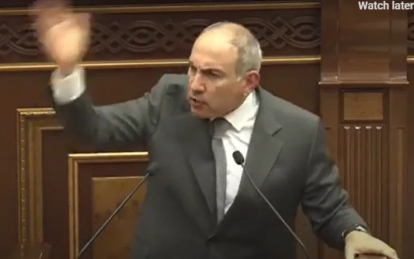 Parlamentdə dava: Paşinyan deputatı döymək istədi - Video