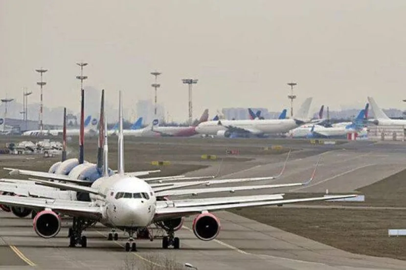 Moskva hava limanlarında 400-dən çox reys təxirə salındı
