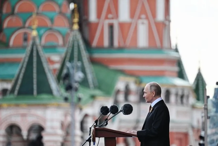 Putin hərbçilərə və veteranlara müraciət etdi