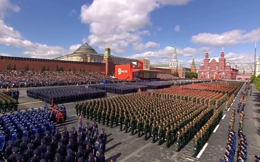 Moskvada Qələbənin 80 illiyinə həsr olunmuş parad keçirilib - FOTOLAR