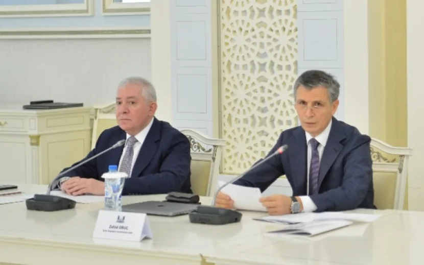 General Həzi Aslanov Milli Məclisə gəldi