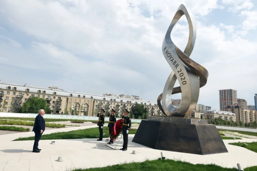 Yaşar Gülər Zəfər parkını ziyarət etdi - FOTO