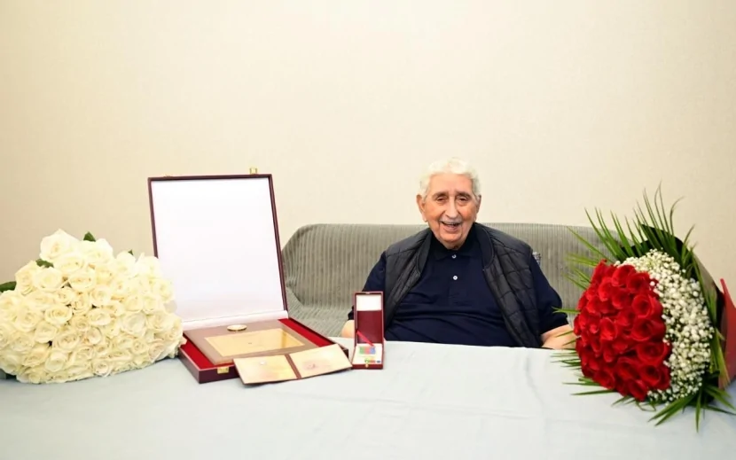 Arif Babayevə Heydər Əliyev Mükafatı TƏQDİM OLUNDU