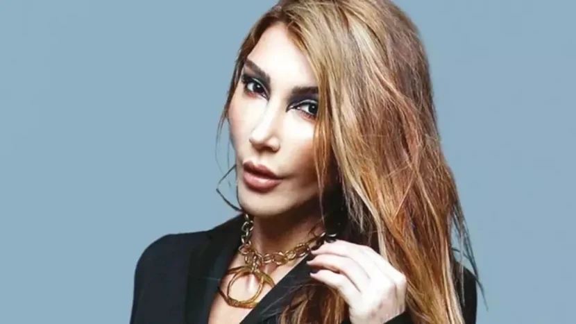 Hande Yener yenə geyimi ilə gündəmə gəldi