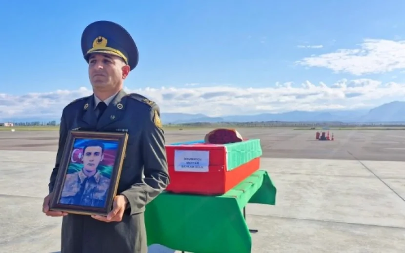 Şəhidimizin nəşi Naxçıvana gətirildi - FOTO