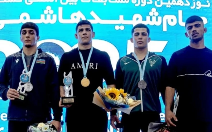 Azərbaycanın iki güləşçisi İranda medal qazandı