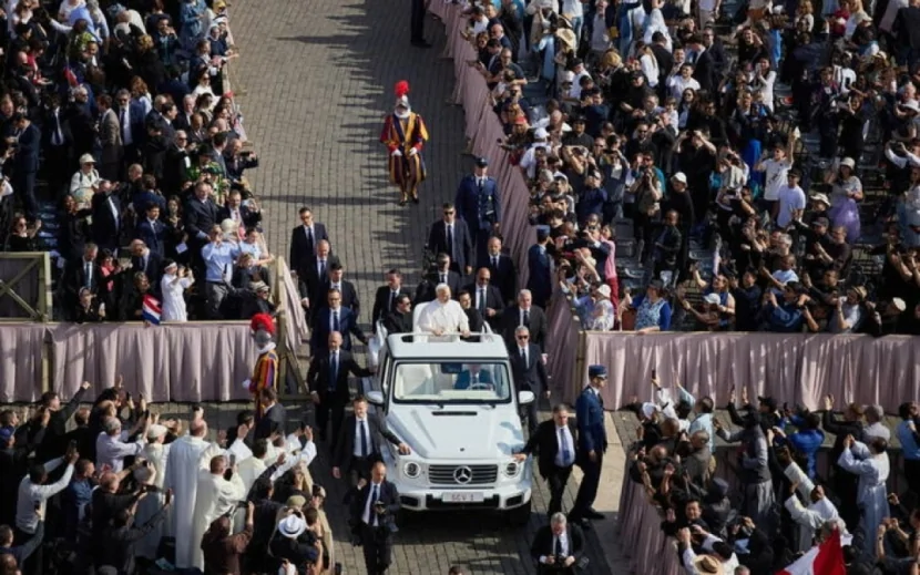 Vatikanda Papa XIV Leonun andiçmə mərasimi keçirilir