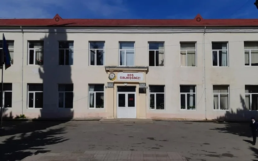Müəllim məktəbdə xəsarət aldı - Direktor cərimələndi