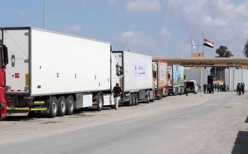 İsrail Qəzzaya humanitar yardım maşınlarını BURAXDI