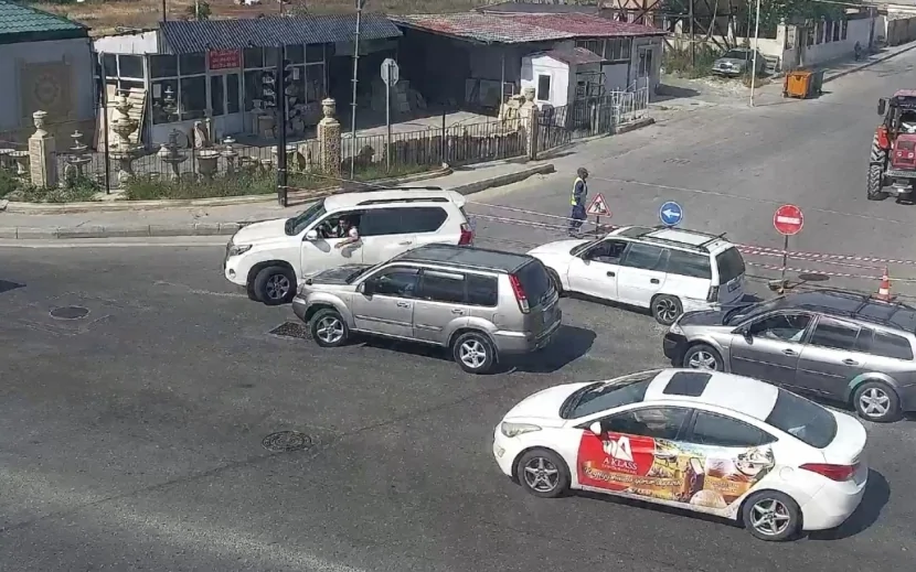 Bu yol bağlıdır - Sürücülərin nəzərinə!