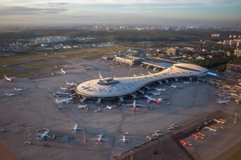 Moskva aeroportlarındakı uçuşlar DAYANDIRILDI