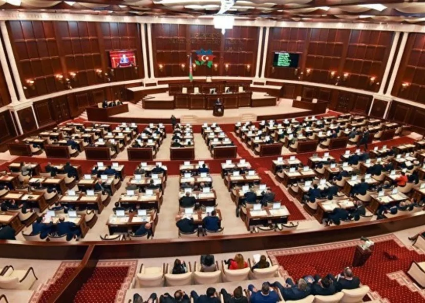 Milli Məclisin plenar iclası başladı