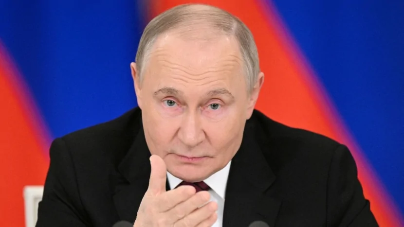 Putin iclasda perspektivli silah modellərindən DANIŞDI