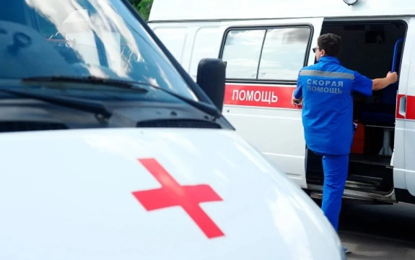 Mikroavtobus avtomobillərlə TOQQUŞDU: 2 ÖLÜ, 7 YARALI - bu ölkədə