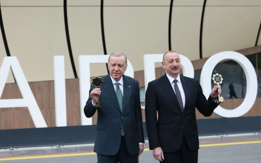 Liderlərə simvolik açarlar TƏQDİM EDİLDİ