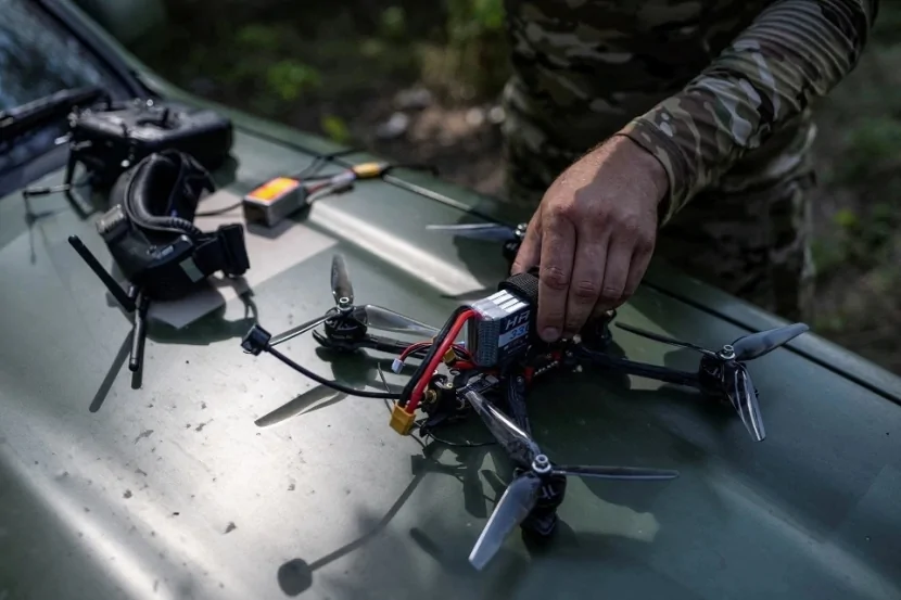 Çexiya Ukraynaya süni intellektə malik yüzlərlə dron təqdim etdi
