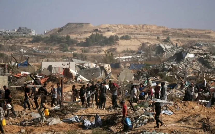 Humanitar yardım məntəqəsində onlarla fələstinli  öldürüldü