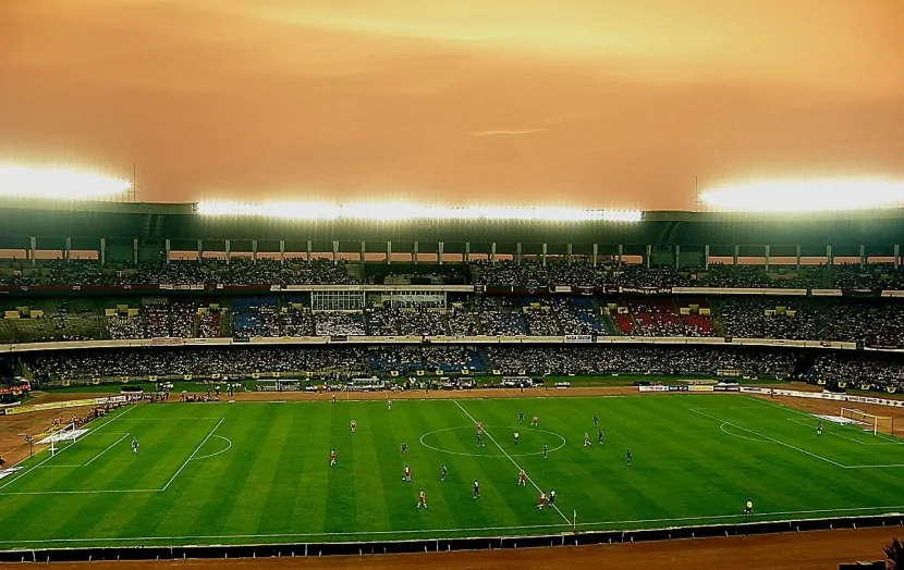 Stadionda izdiham ÖLƏNLƏR VAR