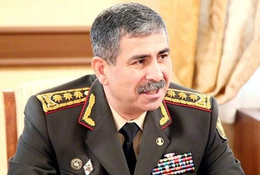 Zakir Həsənov hərbçilərimizi təbrik etdi