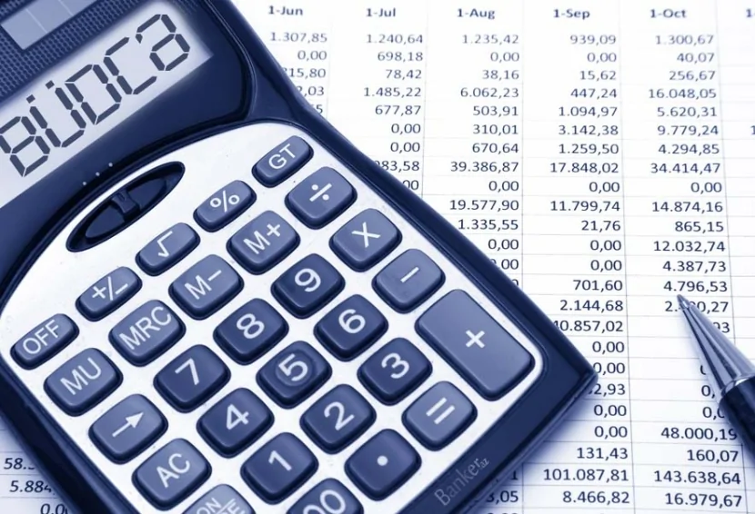 Büdcə gəlirləri 17 milyard manatı ötdü