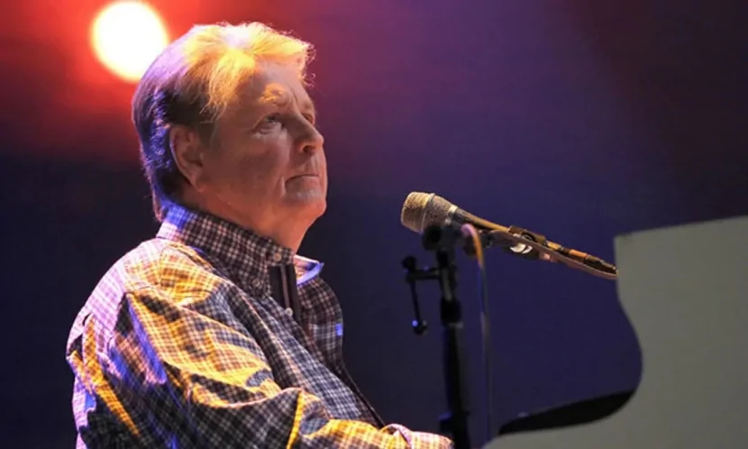 “The Beach Boys” qrupuna AĞIR İTKİ