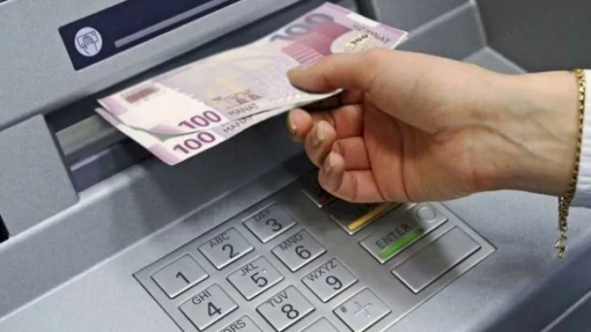 Kartlardan 6 min manatdan çox pul oğurlandı