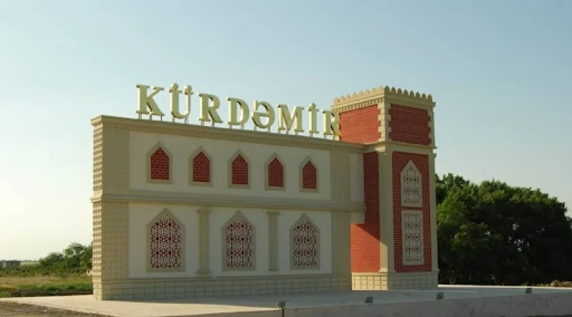Kürdəmirdə ağır qəza: Xəsarət alanlar var-Foto