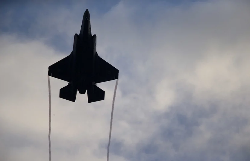 İran  F-35 təyyarəsini vurdu: pilot ələ keçirildi