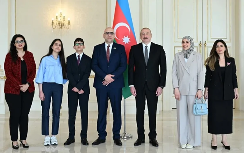 İlham Əliyev Fələstin səfirinin etimadnaməsini qəbul etdi - Fotolar