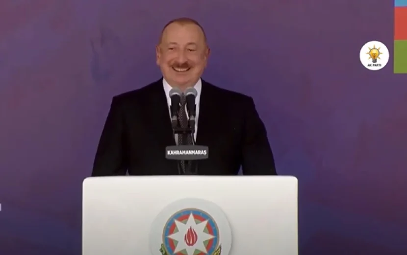 Prezidentin çıxışı zamanı “Qarabağın fatehi” səsləri ucaldı - Video