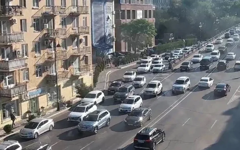 Hazırda bu yollarda sıxlıq var - SİYAHI