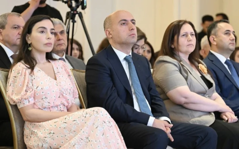 Leyla Əliyeva məzun günündə - FOTOLAR