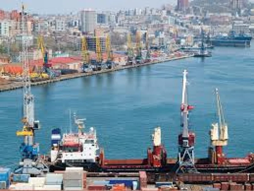 Vladivostokda gəmi partlayıb- Dənizçilər xəsarət alıb