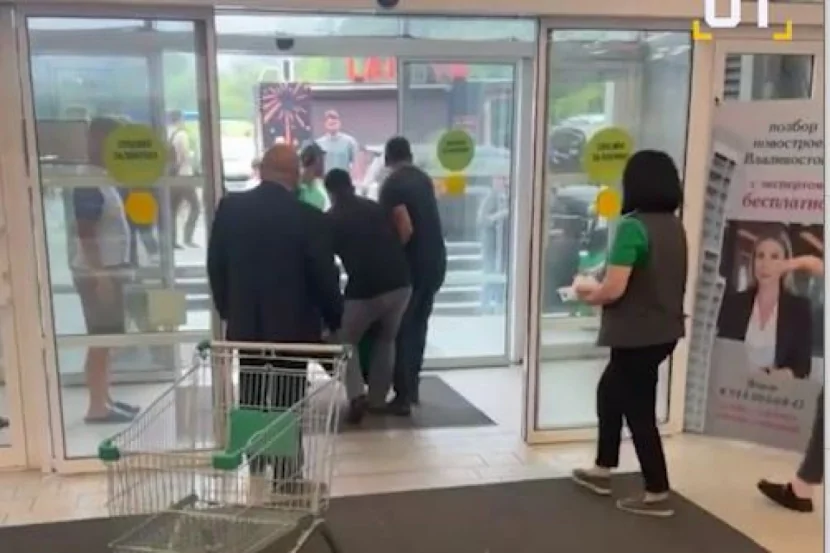 Supermarketdə qaz sızması baş verib