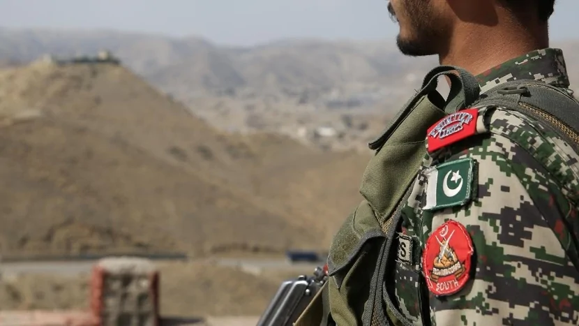 Pakistan Ordusu iki terrorçunu ZƏRƏRSİZLƏŞDİRDİ