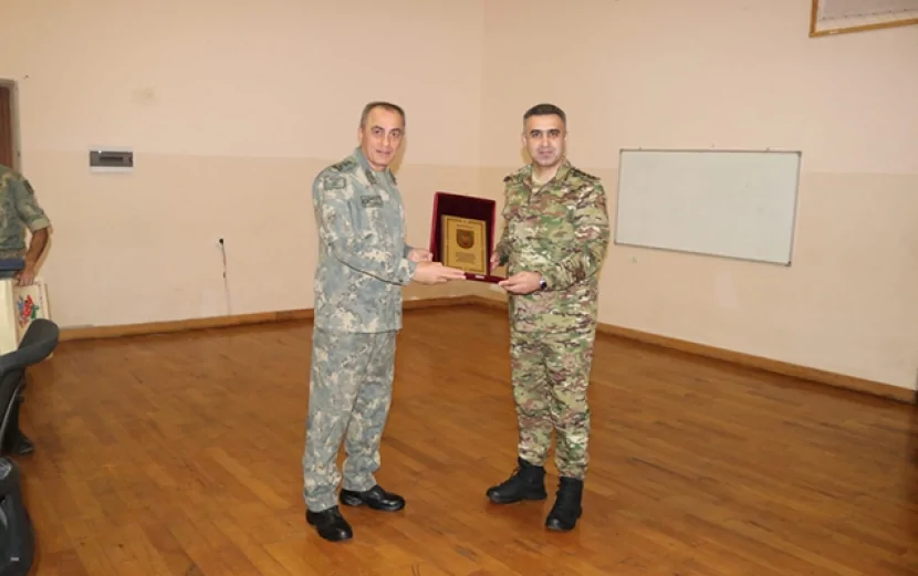 Yeni hərbi prokuror Hikmət Mirzəyevlə birgə hərbçilərlə görüşdü