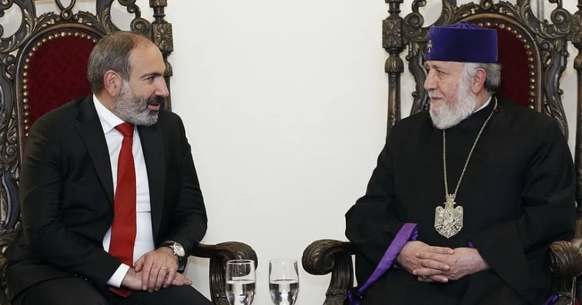II Qaregin Erməni Apostol Kilsəsini tərk etməlidir! - Paşinyan