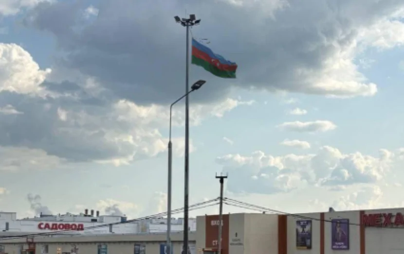 Moskvanın ən böyük bazarı üzərində AZƏRBAYCAN BAYRAĞI DALĞALANIB?