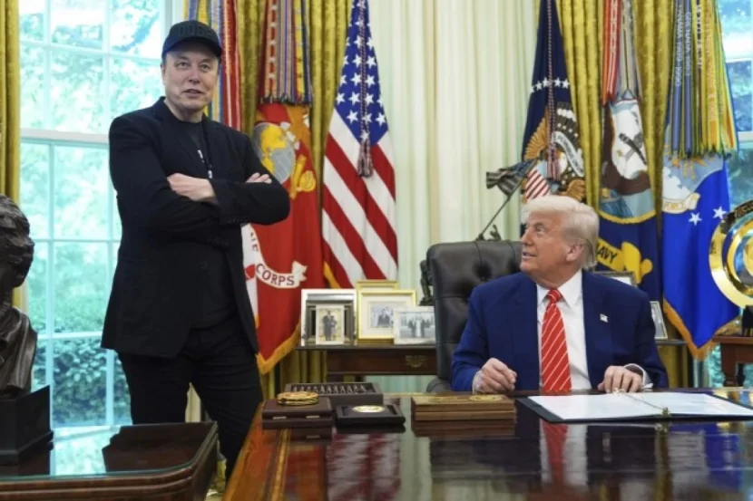 Donald Tramp: Elon Mask deportasiya edilə bilər