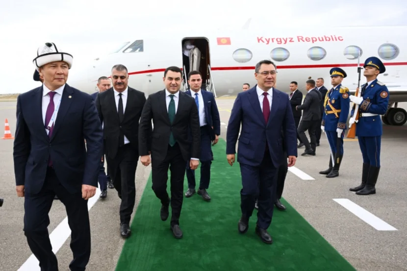 Japarov Azərbaycandadır