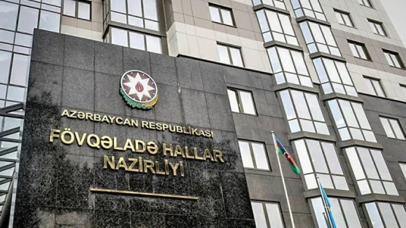 Nəsimi rayonunda açıq ərazidə yanğın başlayıb