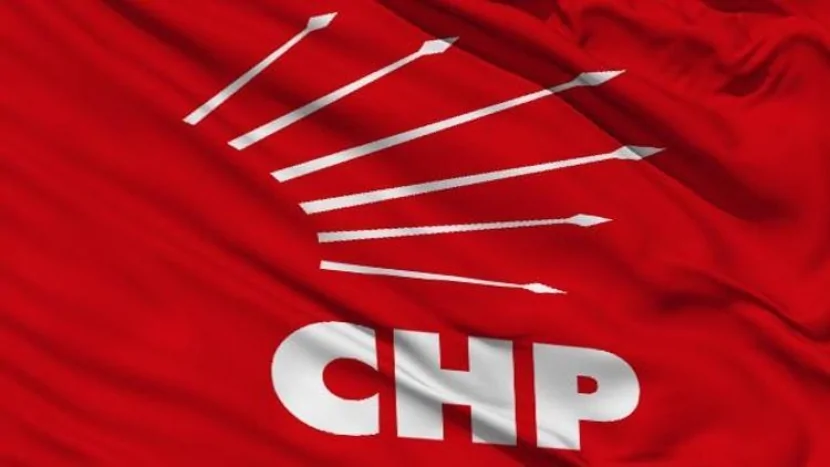 CHP-də iki istefa