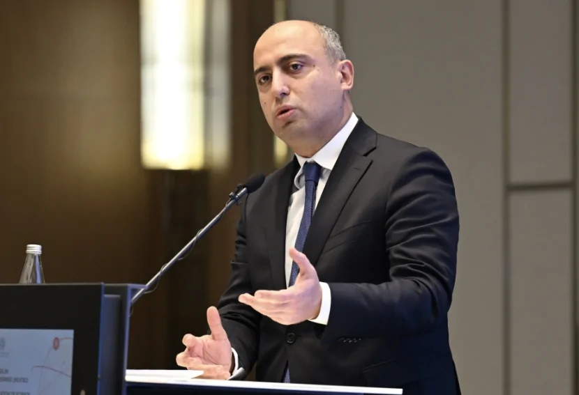 Rus bölmələrinin bağlanması bu gün gündəmdə deyil- Nazir